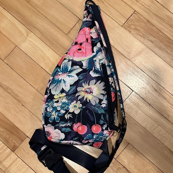 Vera Bradley reactive watermelon floral sling backpack at wallet - Picture 2 of 3